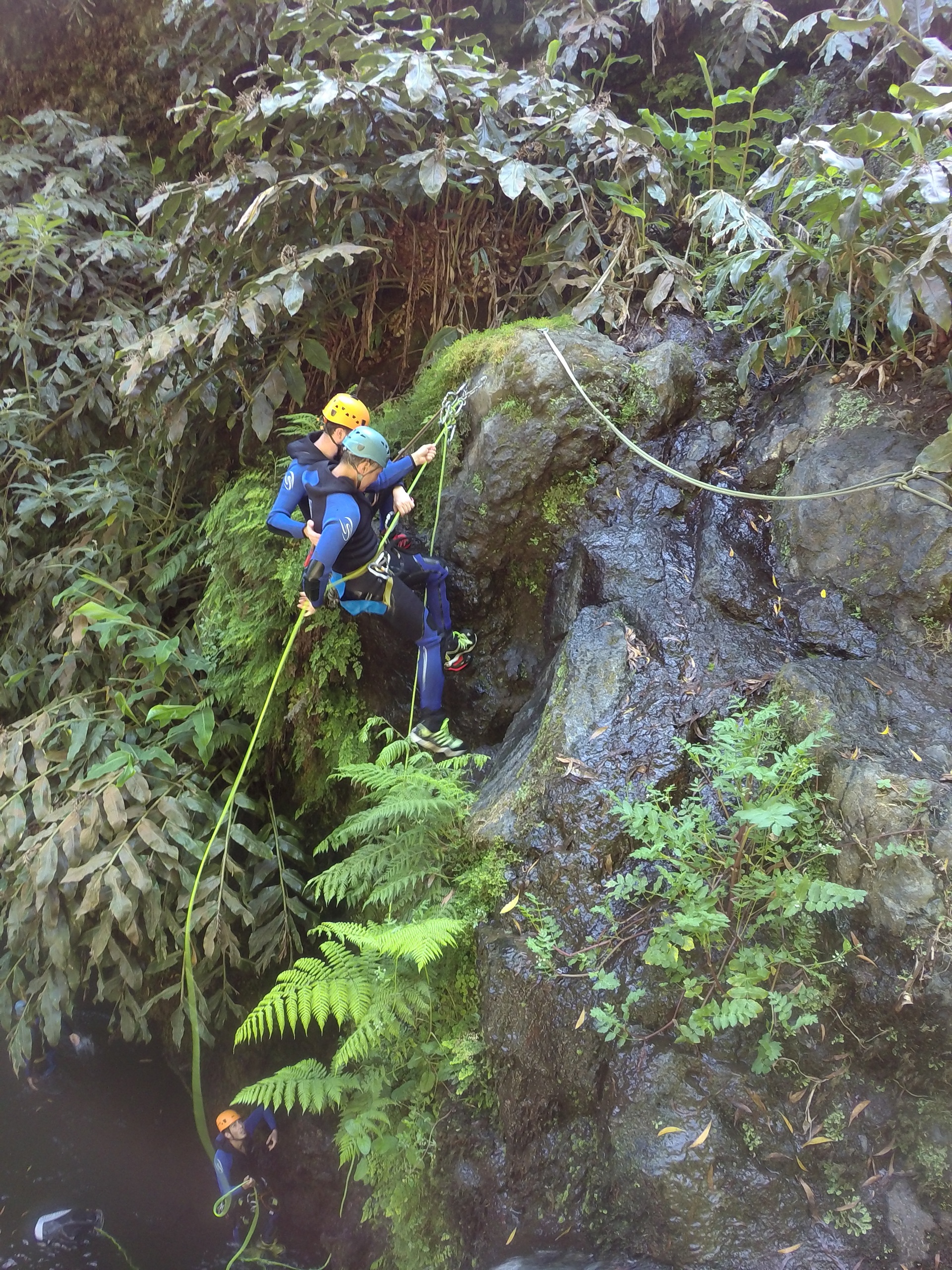 Canyoning: Ribeira dos Caldeirões - Meio Dia s/Transfer