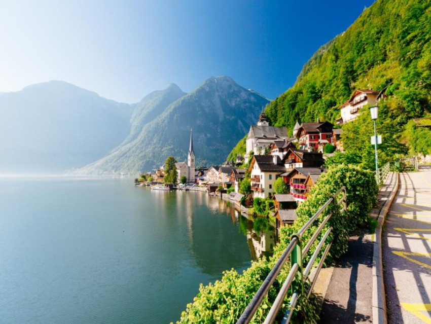 Sightseeing Tours: Hallstatt Day Trip from Vienna