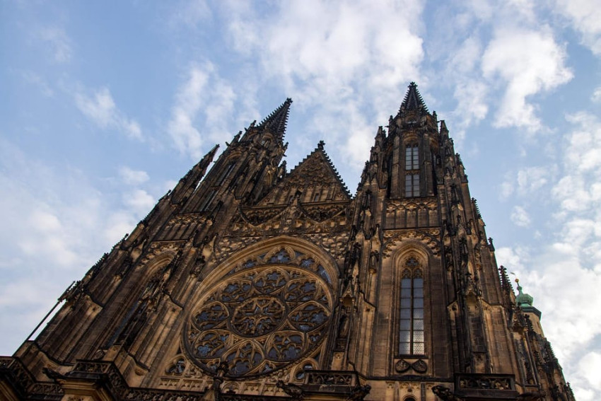 Sightseeing Tours: Prague Castle and Lobkowicz Palace Entry Tickets