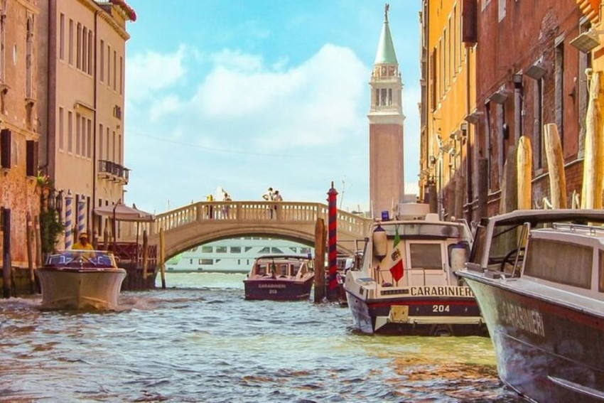 Walking Tour: Private Custom Walking Tour With A Local Guide
