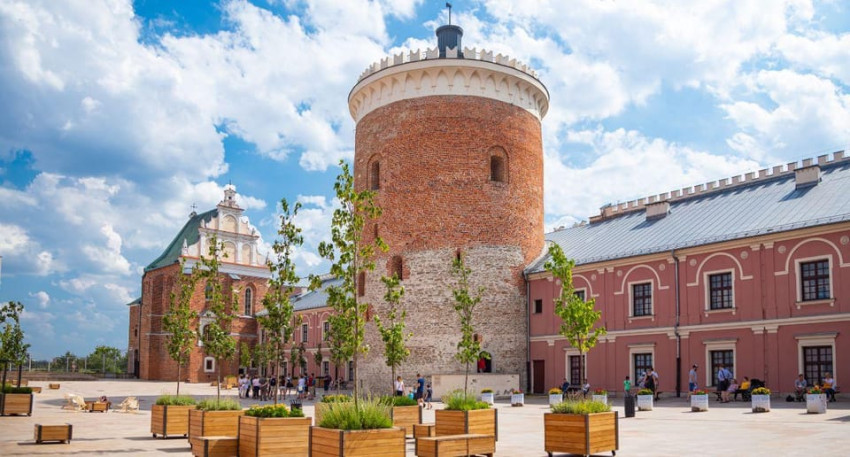 Cultural Tours: From Warsaw: Tour to Majdanek Concentration Camp and Lublin