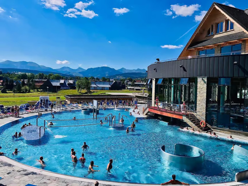 Cultural Tours: Krakow: Zakopane Tour with Chocholow Hot Baths and Cable Car