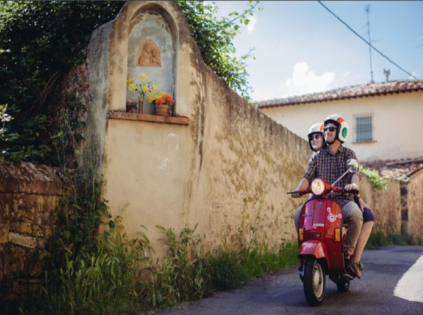 Passeios Turísticos: Tuscany Vintage Vespa Tour from Florence (1 person)