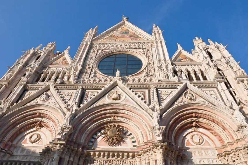 Sightseeing Tours: Walking Tour and Skip-the-Line Duomo Tickets