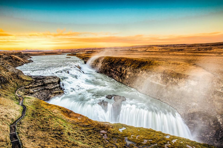 Thematic Tours: Reykjavik: Golden Circle Day Tour with Kerid Crater