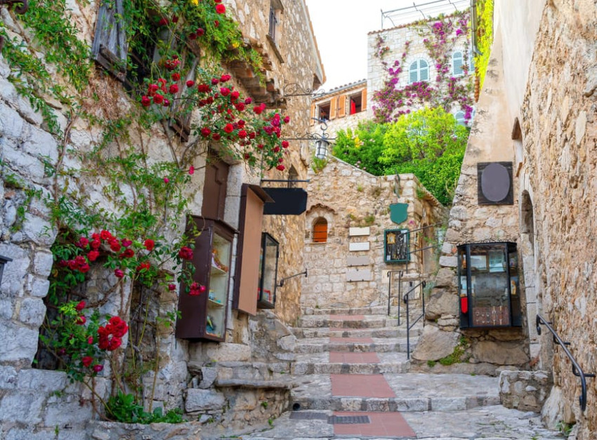 Sightseeing Tours: Half-day excursion to Eze, Monaco and Monte-Carlo