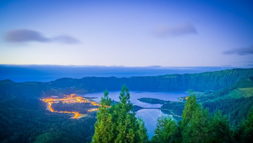 Van Tour: Full Day Sete Cidades and Lagoa do Fogo