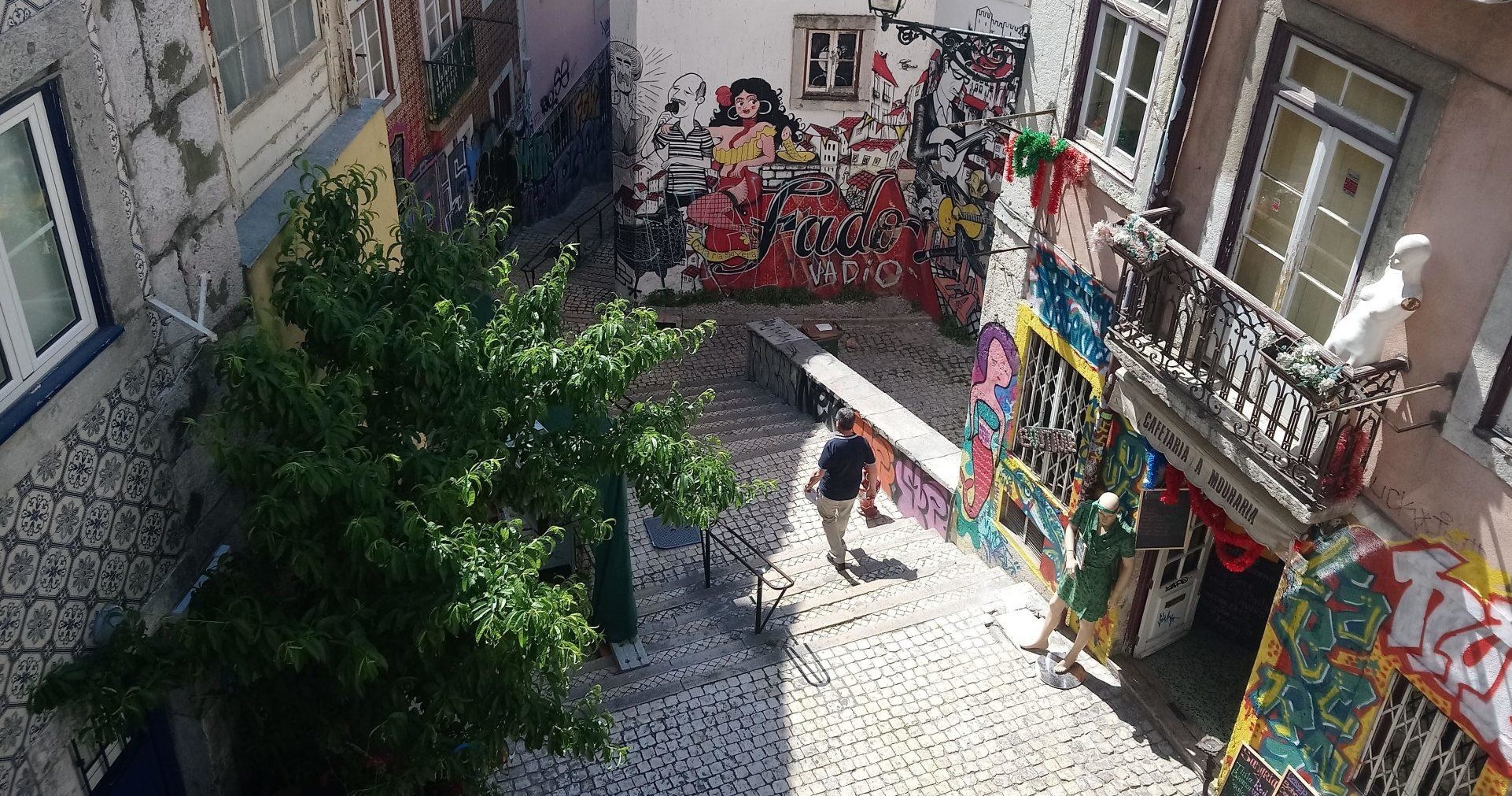 Walking Tour: Lisbon's Kickstart Tour With A Local