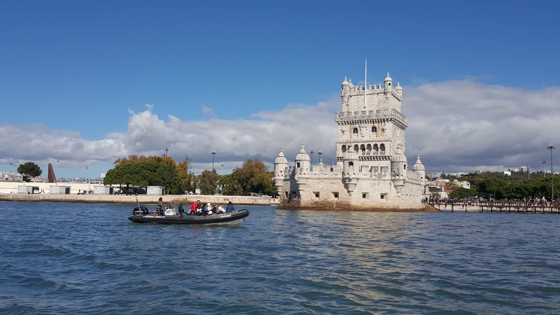 Boat: Lisbon Sunset or Daylight Speedboat Half Day Tour