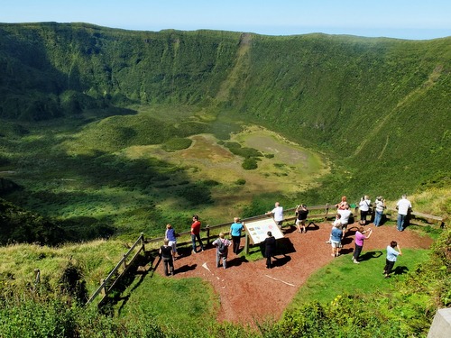 Walking Tours: Caldeira Hike