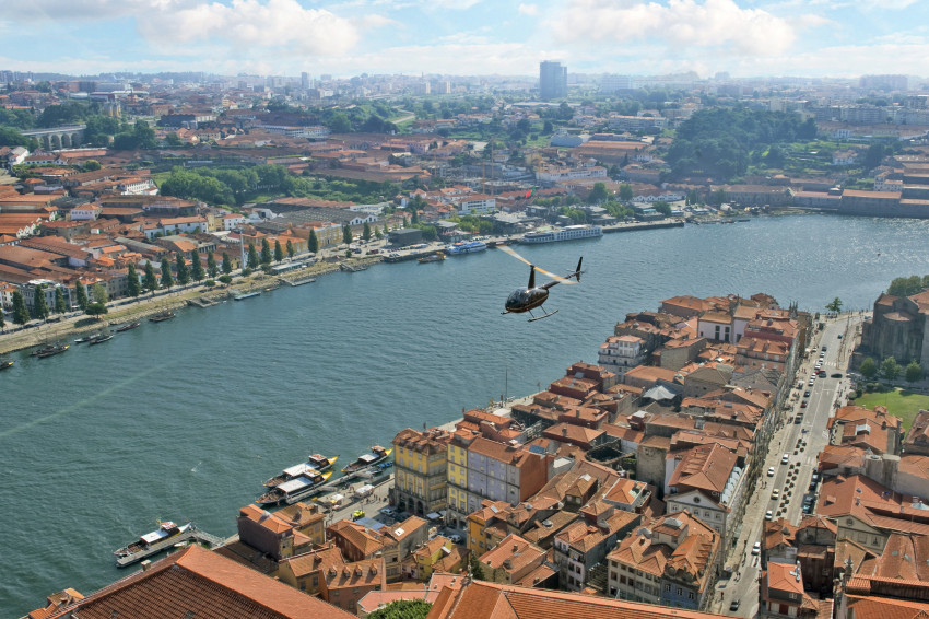 Outdoor: Porto’s Panoramic Helicopter Flight 10 Minutes