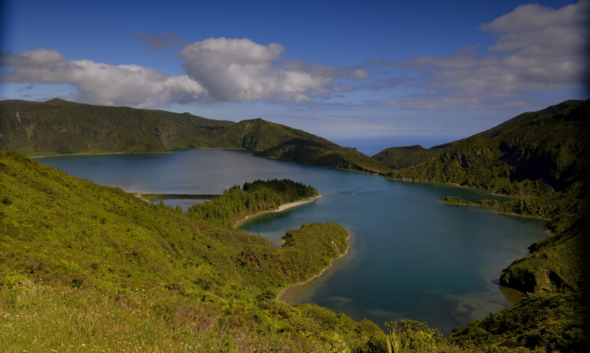 Passeio de Carrinha:  Lagoa do Fogo e Termas Dia Inteiro