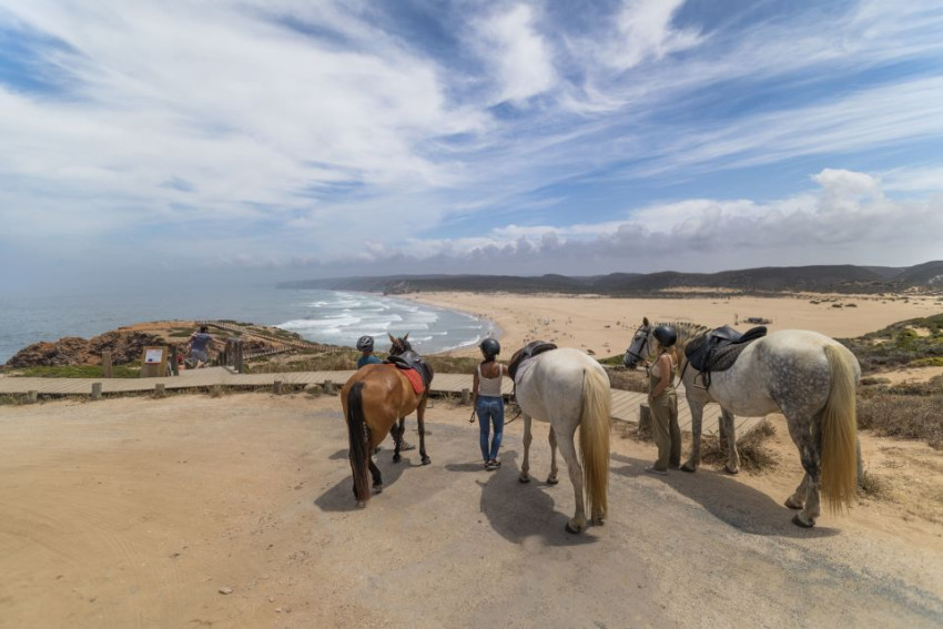 Private Horse Riding Tour: Welcome to Carrapateira