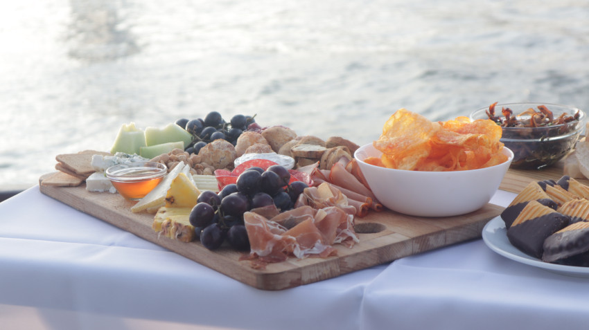 Cruise: Six Bridges with Snack