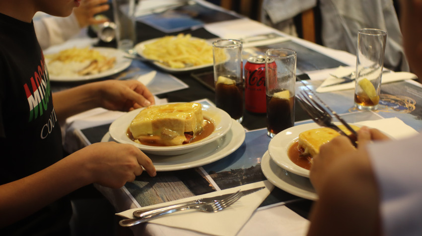 Cruise: 6 Bridges - Francesinha Dinner