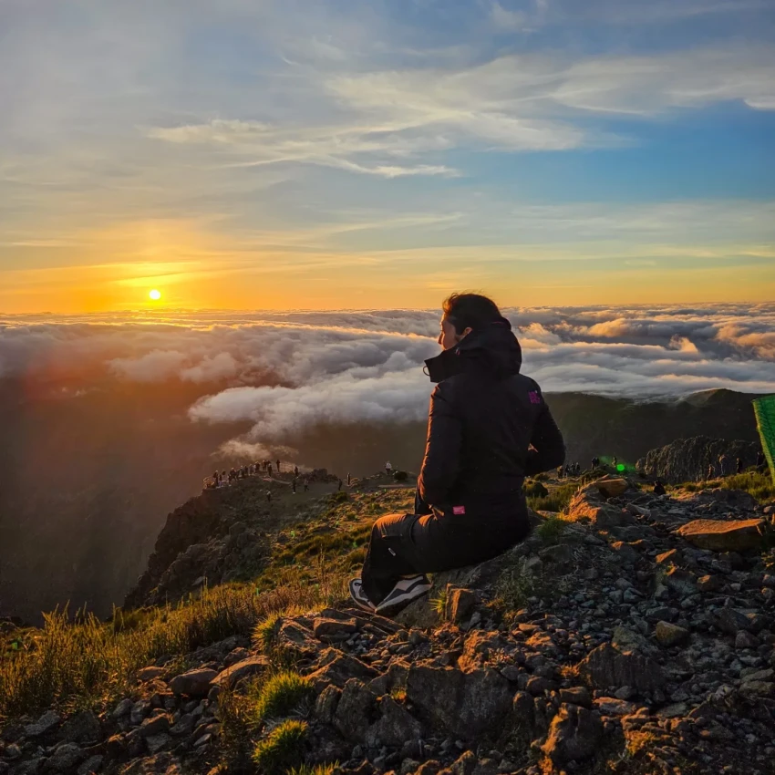 Caminhada Exclusiva ao Nascer do Sol: Pico Areeiro-Pico Ruivo com Filmagens de Drone