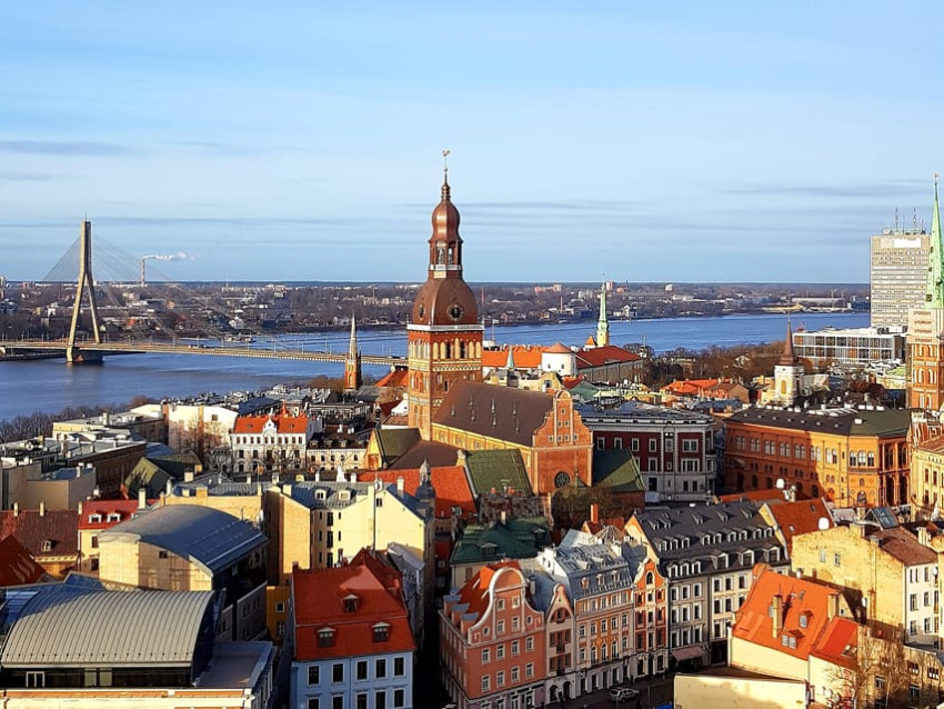 Sightseeing: Riga: City Tour Privado de Carro (incluindo Cidade Velha)