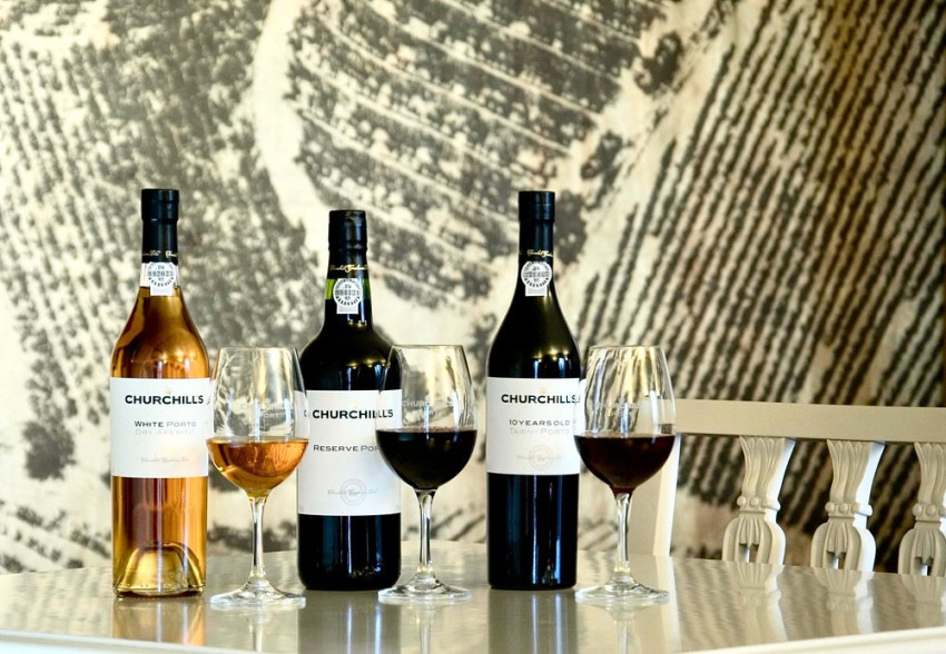 Food & Wine: Guided Tour & Classic Ports Tasting