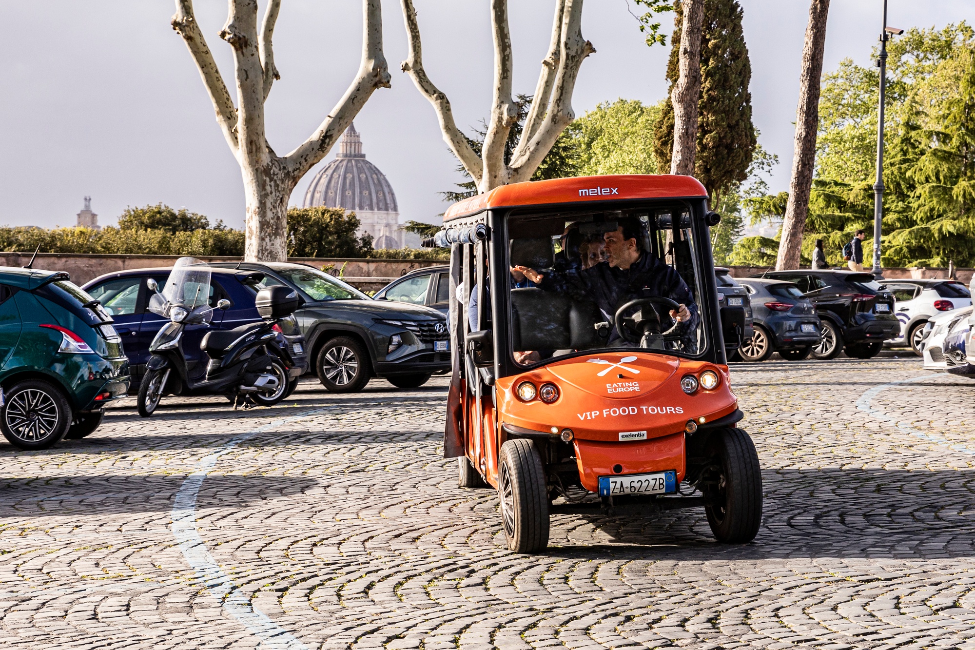 Food & Wine: VIP Golf Cart Food Tour in Rome