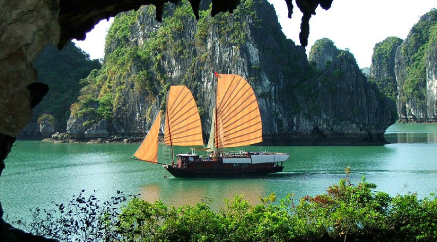 Special Offer: Classic Vietnam: Hanoi to Ho Chi Minh City - 11 Day Itinerary