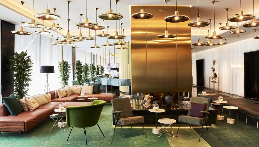 Roomers Munich, Autograph Collection